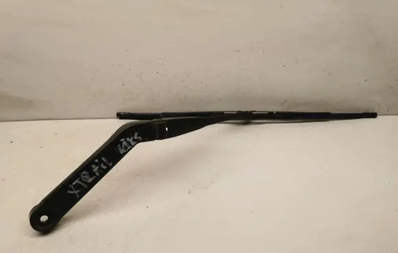 Nissan X-Trail T30 Rear wiper blade arm