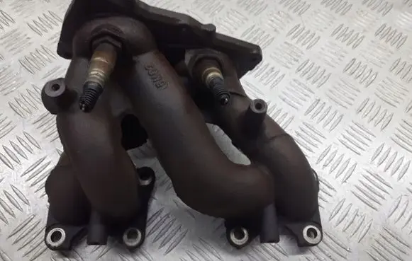 Nissan Almera Tino Exhaust manifold
