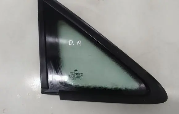 Volkswagen Caddy Front triangle window/glass 43R001057