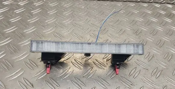 Third/center stoplight