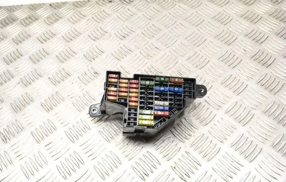 Volkswagen PASSAT B6 Fuse box set 16359046010101 16359046