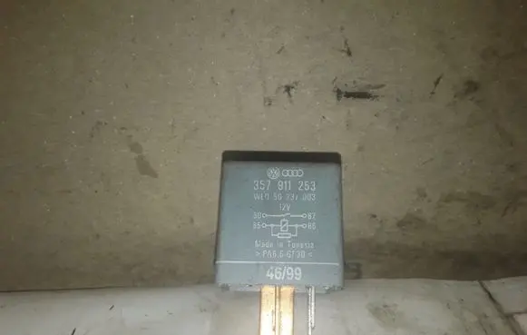 Skoda Octavia Mk1 (1U) Other relay 357911253