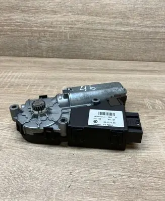 BMW 3 E46 Sunroof motor/actuator 6910471