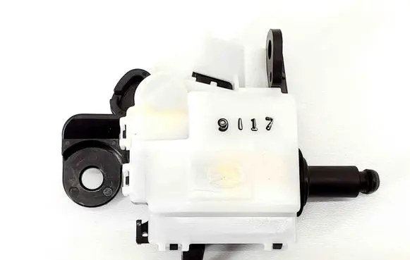 Fuel tank cap lock