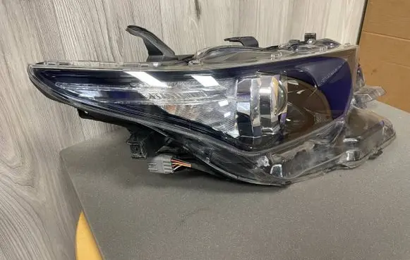 Toyota Auris E180 Headlight/headlamp 8111002K30