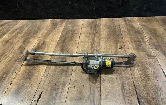 Renault Master II Front wiper linkage and motor