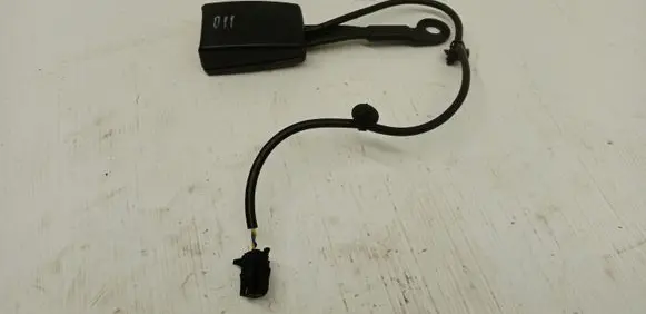 Front seatbelt buckle