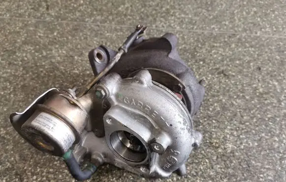 Nissan Almera Tino Turbo