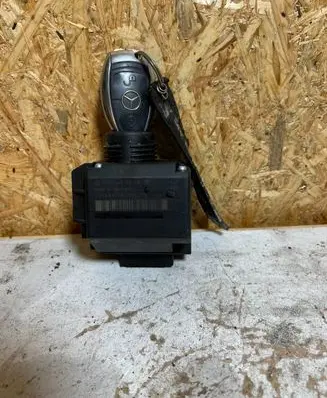 Mercedes-Benz C W203 Ignition lock 2095453308 33002428