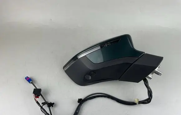 Seat Ateca Front door electric wing mirror E90411353 1J0973119