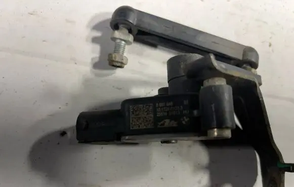 BMW X5 F15 Front height sensor lever 6867646