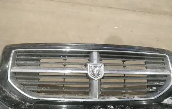 Dodge Caliber Front grill 