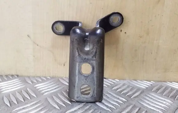 Opel Astra J Front door upper hinge