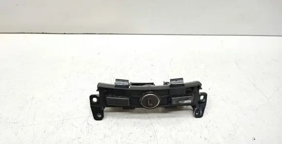 BMW 7 E65 E66 Glove box handle 8142200
