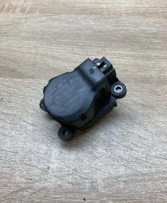 Peugeot 407 Air flap motor/actuator 4PUH19E616AB EAD552