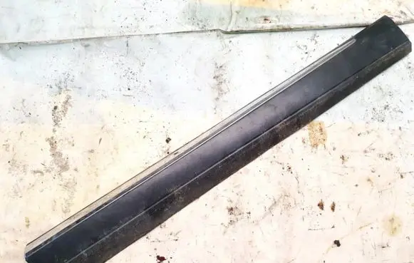 Rear door trim (molding)