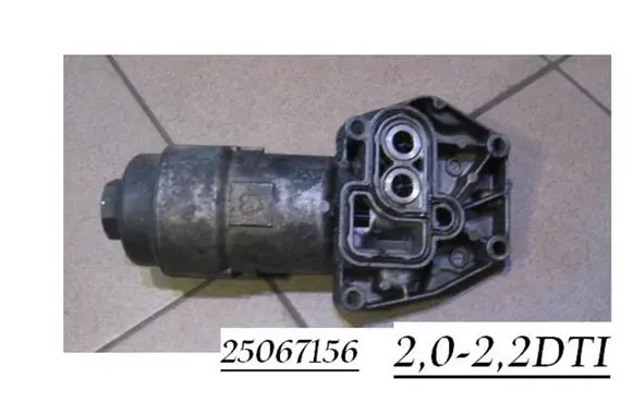 Opel Omega B1 Oil filter mounting bracket 25067156
