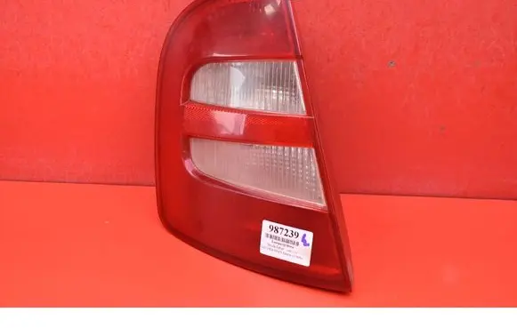 Skoda Fabia Mk1 (6Y) Rear/tail lights 0000