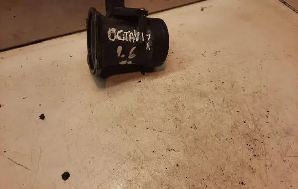 Skoda Octavia Mk1 (1U) Mass air flow meter 06A906461B