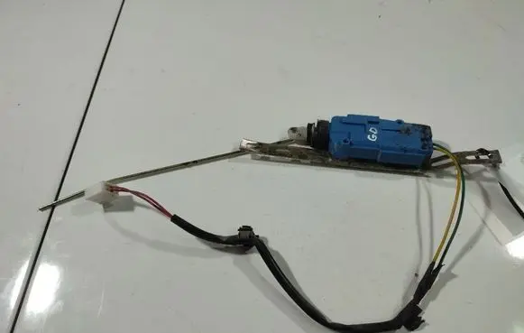 Mazda Premacy Central locking motor ZL012583634 ZL01258363.4