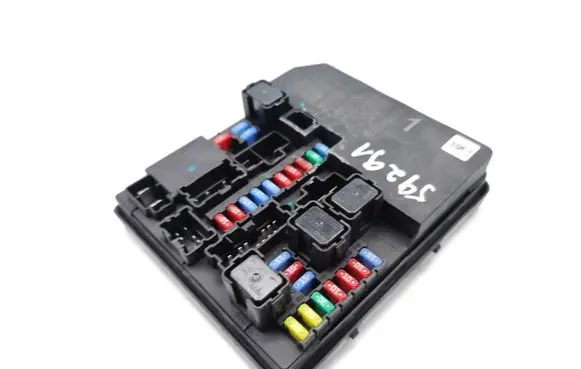Nissan Navara D40 Fuse module 284B7-EB33