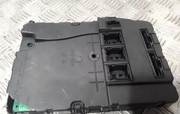 Renault Scenic II - Grand scenic II Comfort/convenience module 8200525384