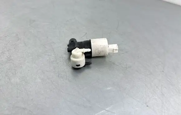 Jaguar F-Pace Windscreen/windshield washer pump BK2117K624BA