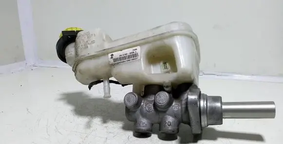 Dodge Caliber Master brake cylinder