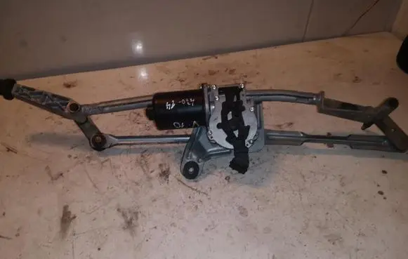 Volvo V70 Front wiper linkage 404776
