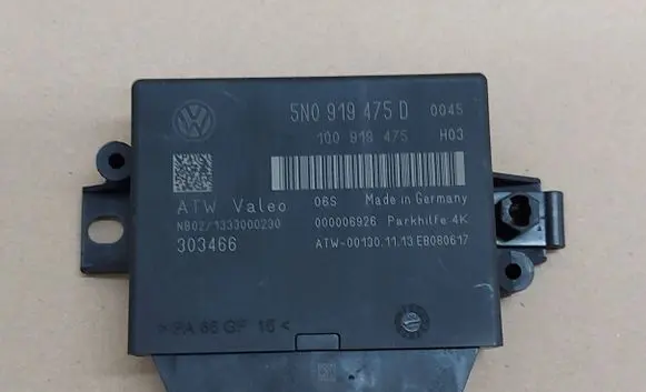 Volkswagen Touran II Parking PDC control unit/module 5N0919475D
