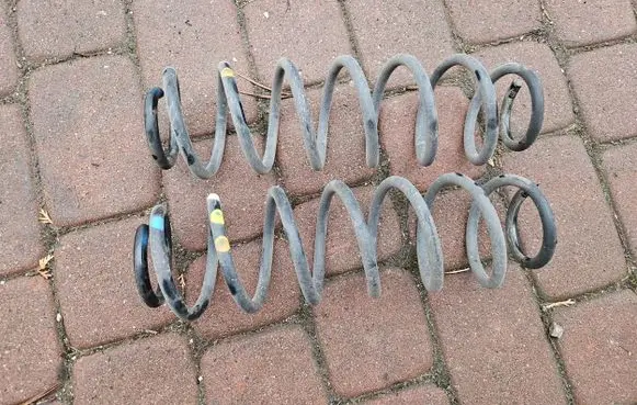 Opel Mokka B Rear coil spring 5O5P5L5E5X0001