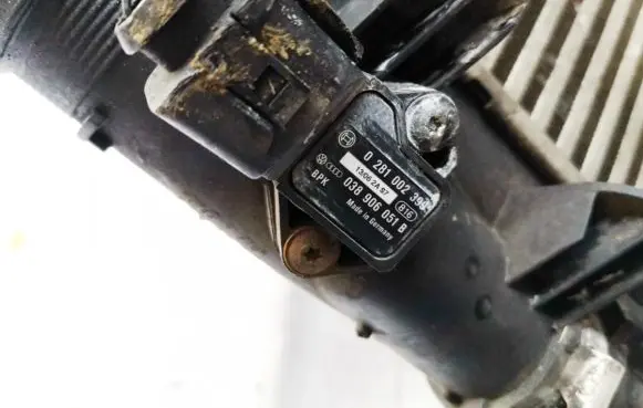 Audi A6 S6 C6 4F Air pressure sensor 0281002399 038906051b