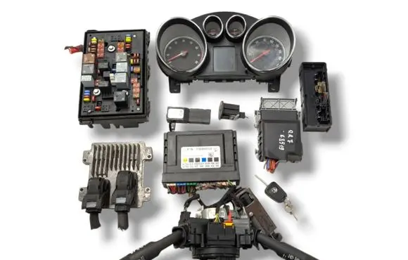 Opel Astra J Engine ECU kit and lock set 13588153 12654172