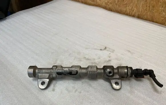 Opel Insignia A Fuel main line pipe 0445214221