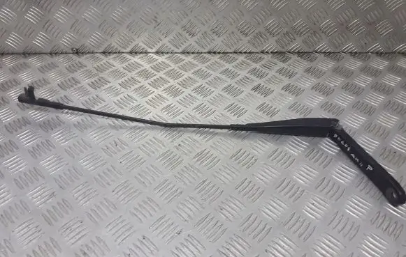 Ford Focus Front wiper blade arm 4M5117526CC