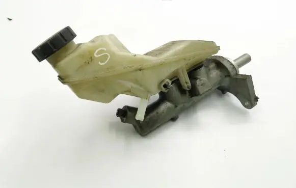 Toyota Corolla E120 E130 Master brake cylinder 74471251