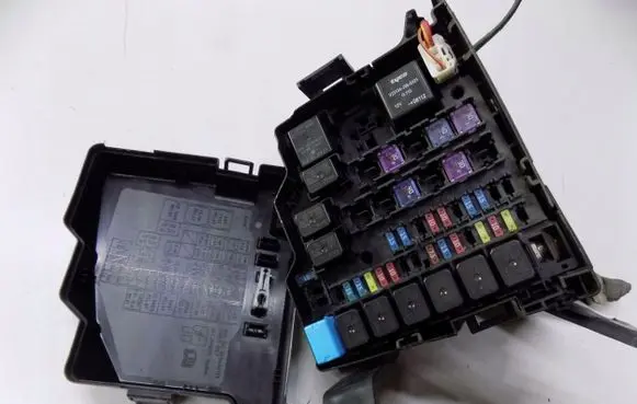 Mazda 2 Fuse box set 324789uiodj23