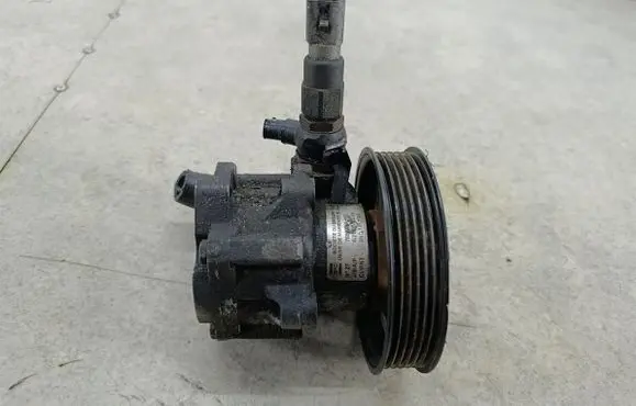 Audi TT Mk1 Power steering pump 8N0145154A