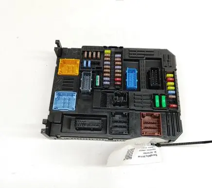 Citroen C5 Aircross Fuse module 9830813080 28625187