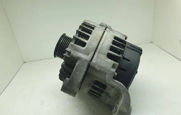 BMW 5 F10 F11 Generator/alternator 8515754 2613702A FG23S058