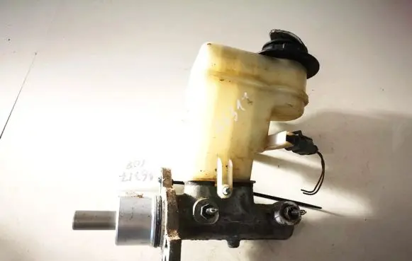 Master brake cylinder