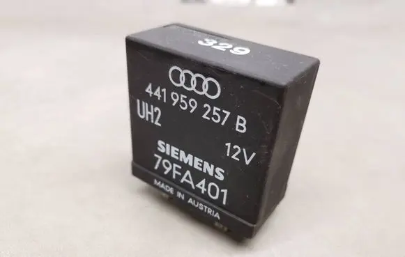 Audi A8 S8 D2 4D Window control relay 441959257B 79FA401