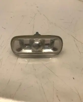 Audi A6 S6 C6 4F Front fender indicator light 8E0949127