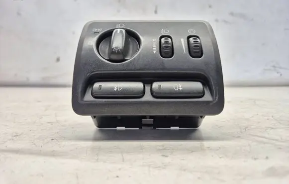 Volvo V70 Light module LCM 9441233