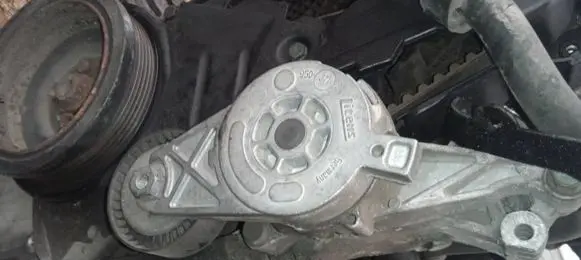 Seat Leon (1P) Generator/alternator belt tensioner 950371