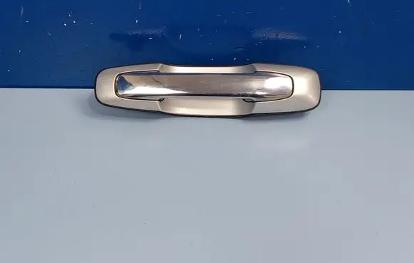Suzuki Grand Vitara I Front door exterior handle 8282065D10