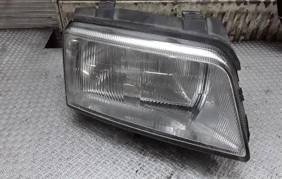 Audi A4 S4 B5 8D Headlight/headlamp 8D0941004A