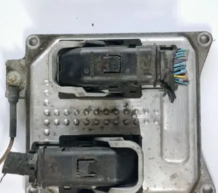 Opel Vectra C Engine control unit/module 55355631 SIMTEC751 5WK9407
