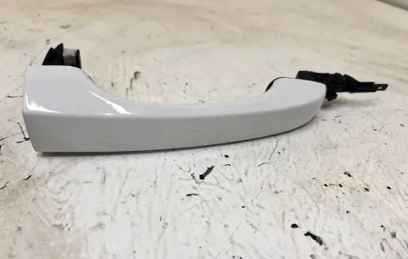 Chrysler 300C Front door exterior handle 94002558 94002658