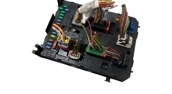 Peugeot 3008 I Fuse module 9664059080 281201930C 281208364